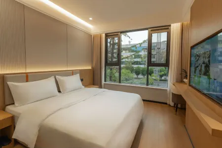 Yilong Max Business Hotel