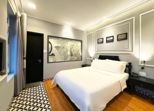 TTR Skypool View Hotel