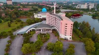 Royal Park Hotel Hotels in Serdang