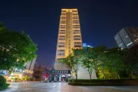 Xi'an High-Tech Zone Jinye Road Greenland Central Plaza Building 8, 22nd Floor Hotels near Shaanxi Aerospace Staffs & Vocation University