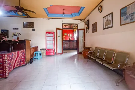 Hotel Dienda Hayu Отели рядом с достопримечательностью «Mertak umbak»