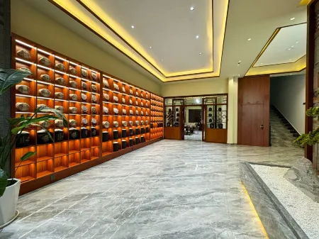 Mengla Yiwu Grand Hotel Отели в г. Менла
