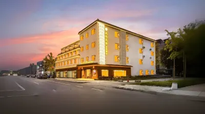 Wind Hidden Tianjiao Cinema Hotel Hotel in zona Sichuan University Scientific Research Practice Base
