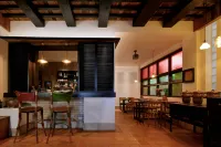 高堂·HolidayVilla｜設計師半山海景度假民宿（大理洱海店）