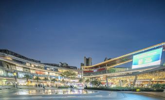 Yuanzhu Qingju | Lakeside · View 180° Lake Scenery · Cinema Homestay (Jinwan Huafa Business Center)