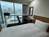 elimhotel (1-minute walk from Airport MRT A22 Station) - 2 stelle