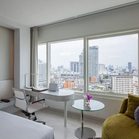 Centara Watergate Pavilion Hotel Bangkok Отели рядом с достопримечательностью «Школа Матер Деи»