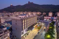 Starry Cloud Hotel (Jiangshan Hushan Park Branch)