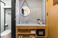 Super8悅ホテル(北京航空航天大学五道口地下鉄駅) Tsinghua University Department of Materials Science and Engineering周辺のホテル