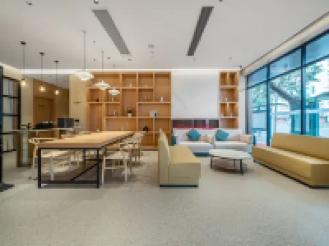 Country In&Suites byRadisson Zhanjiang Chikan Old Street World Trade Center Hotels in Zhanjiang