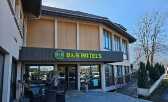 2. B&B HOTE..
