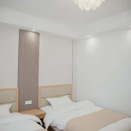 Breeze Hotel (Longhushan Visitor Center)