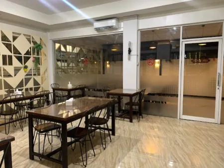 Lucky Hotel Palu