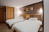 Zheng'an Manfei Hotel (Guitar Culture Squaie Branch) - parking