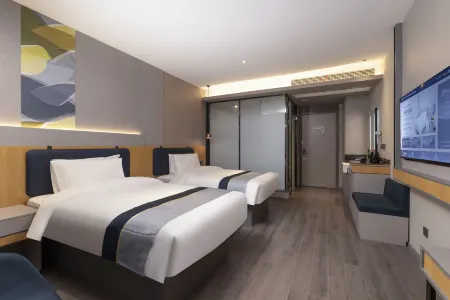 Homeinn Selected Hotel (Kunshan South Station Hexing Road) Отели рядом с достопримечательностью «Qiandeng Ancient Town»