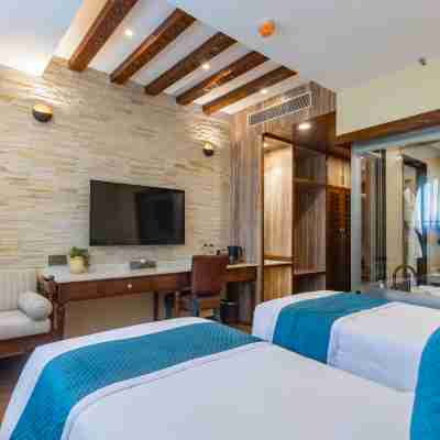 Aarya Hotel & Spa Rooms