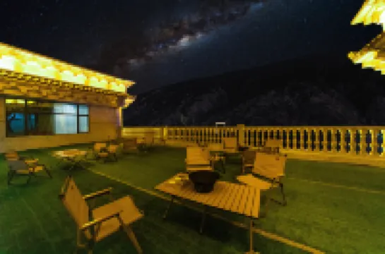 Zen · Ancient Tree Oxygen-rich Manor (Batang Ancient Tree Wishing Place Store)