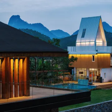 THE FARM TOUR Hotels near Jiqingli Black Tea Valley