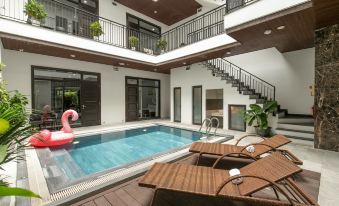 9 bedroom villa, right at My Khe beach Da Nang