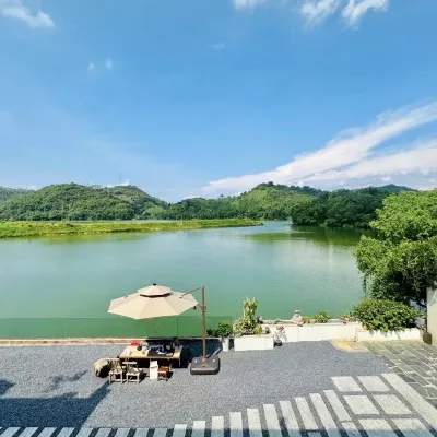 清遠英徳君盈曉築·民宿 豊盛古寺周辺のホテル