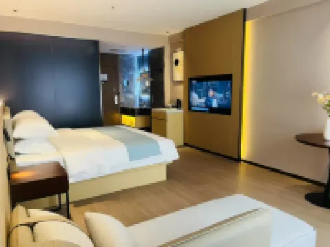 Nali Hotel (Yulin Yinfeng Traditional  Chinese Medicine Port/ RT-MART )