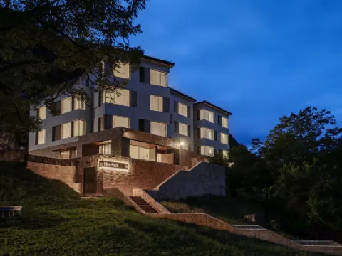 Linden Centre ·Benzilan Hotels near Benzilan Town