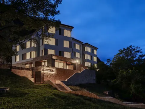 奔子欄喜林苑納達山居