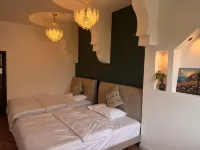 Huayu Qishe Homestay