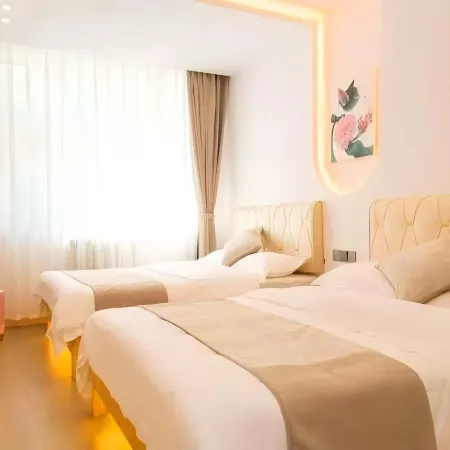 Xiangli Homestay (Ergun Wetland)