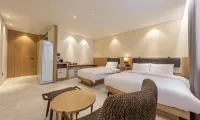 Daisy Hotel Changwon Hotell i Masanhoewon-gu