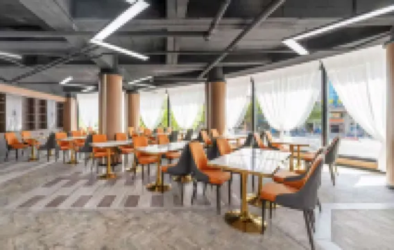 Yixuan Hotel (Zhangye Bell Tower West Station)