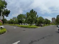 Longjiang Years Hot Spring Hotel - parking