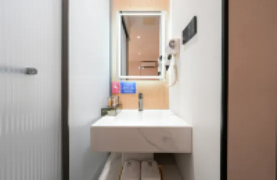 Minzhou Hotel (Haicang Bay Park Metro Station Songyu Passenger Terminal) Hotels in Aluohai Plaza/Songyu Ferry