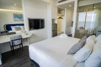 We Young Apartments by HOFs - Fireworks & Ocean view