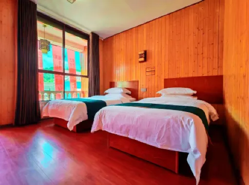 Weijing Hotel (Zhenshang) Hotels near Meishan Dragon Palace