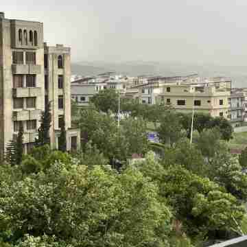 Luxury Apartment Near Giga Mall Hotel Exterior