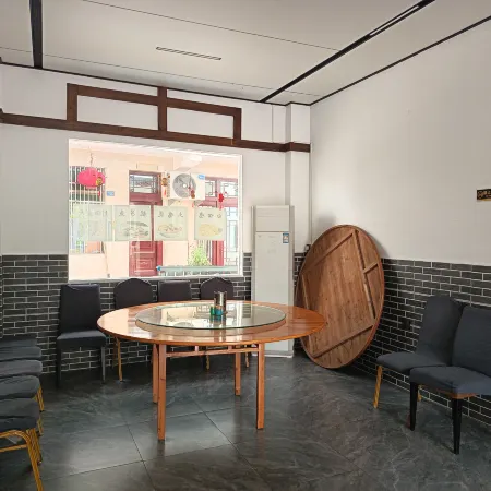 Pujiang Riverside Homestay
