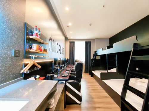 Jishou 1+ E-Sports Hotel (Qianzhou Ancient City)