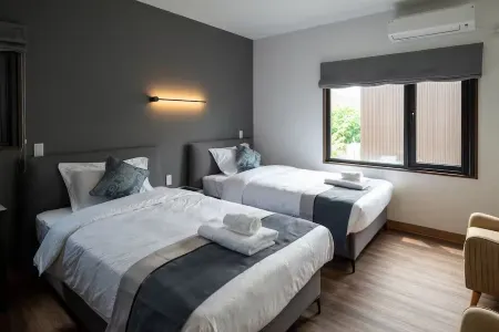 Furano Torinuma Villa Отели рядом с достопримечательностью «Frano Elementary School»