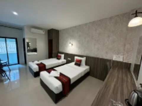 The Hub Suratthani Hotel Hotel in zona Parco The Pirates Park