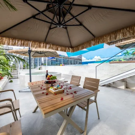 Maitreya Haiwan Ruijing Hot Spring Hotel (Huquan Ecological Park Huquan Mid-Hill Hot Spring Branch)