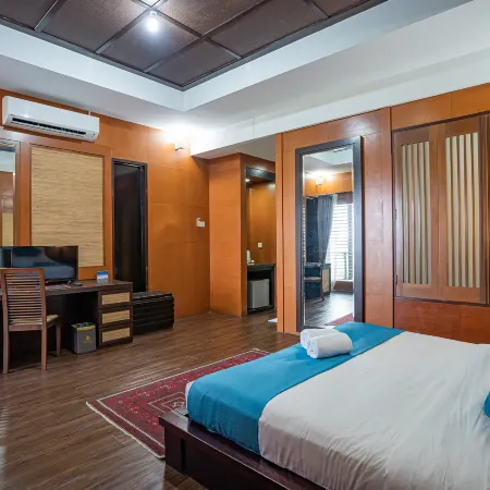 The Langit Duyong Marina Resort Отели рядом с достопримечательностью «Мечеть Абидин»