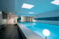 Nemea Appart Hotel Quai Victor Tours Centre - Pools