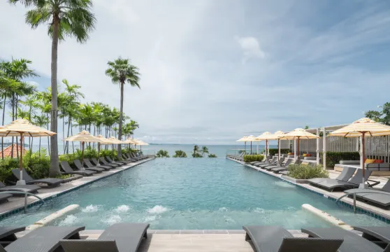 芭堤雅假日酒店