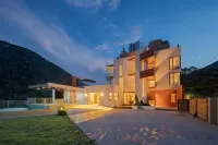 Floral Lux Hotel · Tara House