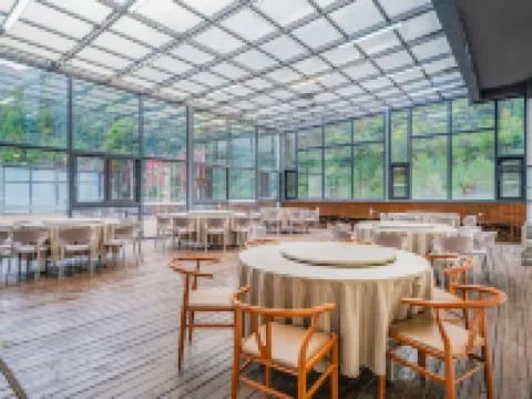 雅江瑞鴻大酒店 雅江酒店