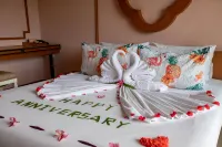 ROYAL PINEAPPLE HOTEL | a welcome to wealth and good fortune