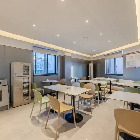 Cheng Xiaocheng · AI Smart Hotel (He County Loushi Park)
