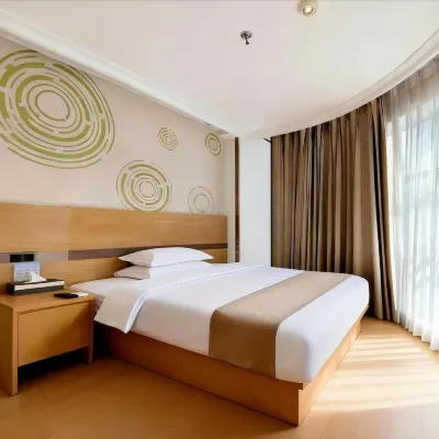 جرين تري إن شنغهاي هونجكياو إيربورت هوتل Hotels near مطار هونغتشياو الدولي، الصالة 1