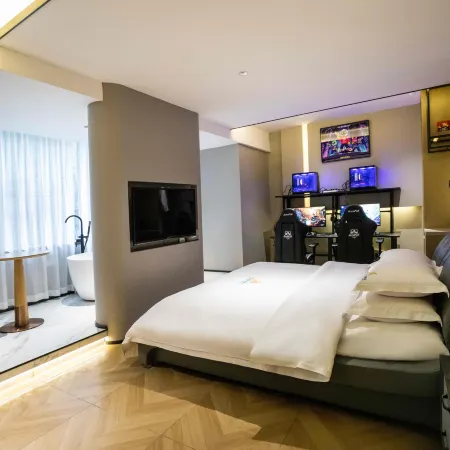 Quying E-sports Homestay (Jishou Wenyi Road)